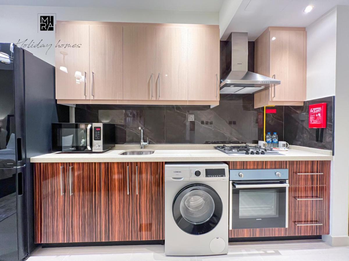 Mira Holiday Homes - Newly Furnished Studio In Downtown دبي المظهر الخارجي الصورة